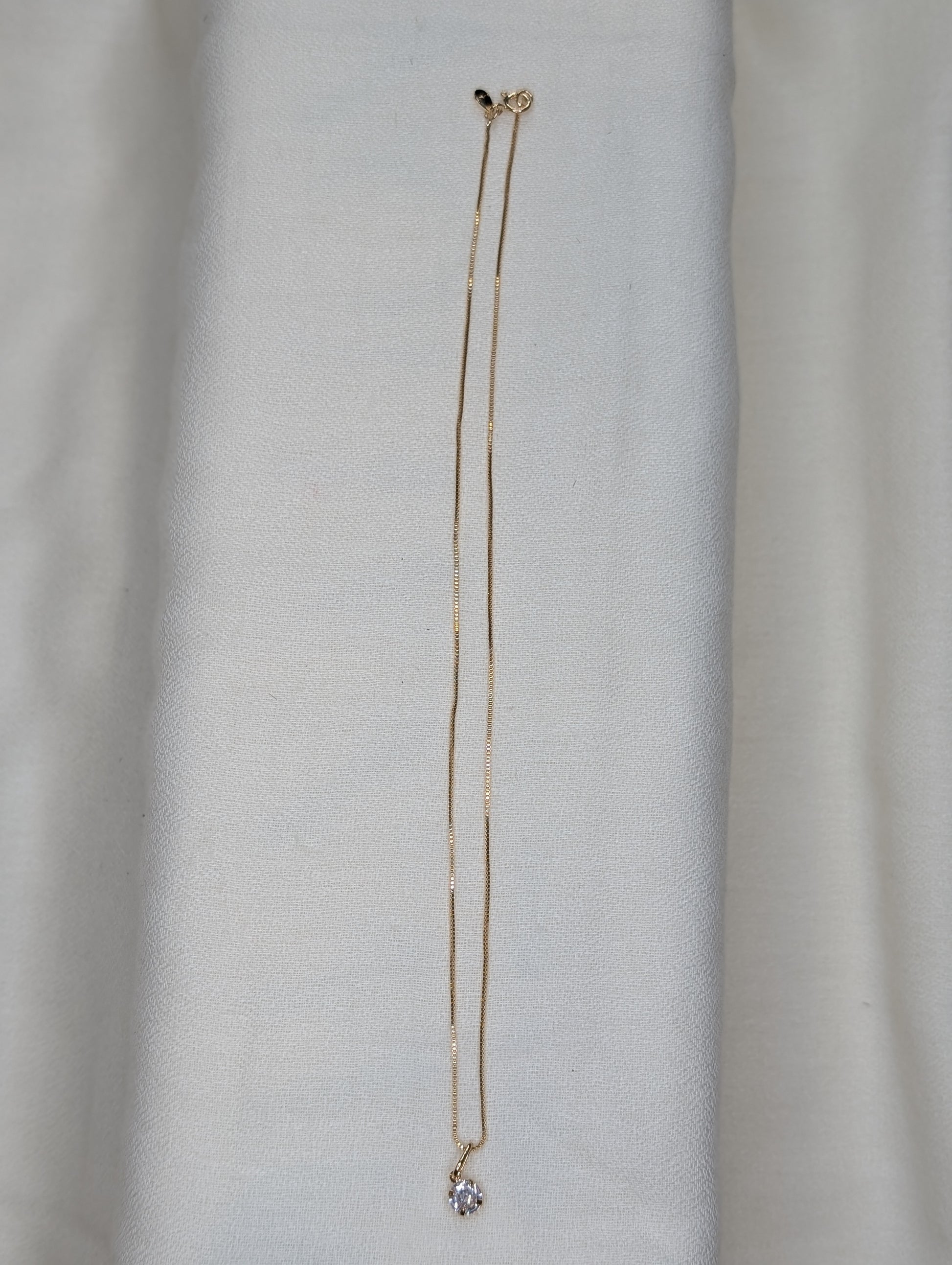 Goldene Halskette & Ohrring